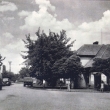 Hostinec p.Mal�ho na k�i�ovatce.Zde b�val s�l a pozd�ji i kino, zdravotn� a kulturn� st�edisko, knihovna �i hudebn� �kola. Dnes je zde Obchodn� akademie