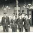 Zam�stnanci n�dra�� v 60.letech.P�ednosta J.Peterka